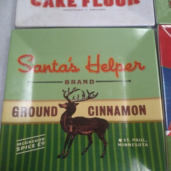 Oneida Holiday Baking Dessert Plates, set 4 - Picture 2 of 8